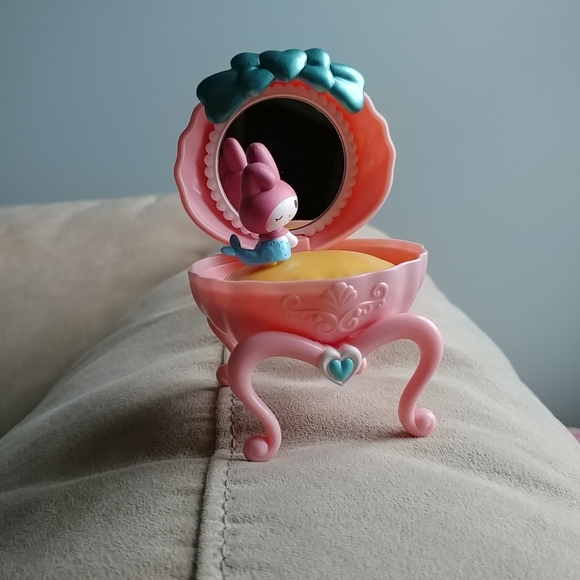 Sanrio Other - My Melody mini plastic seashell dresser jewelry case
